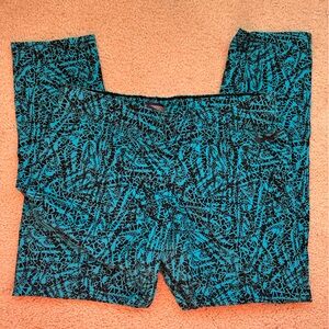 Women’s Nike Teal and Black Athletic Leggings